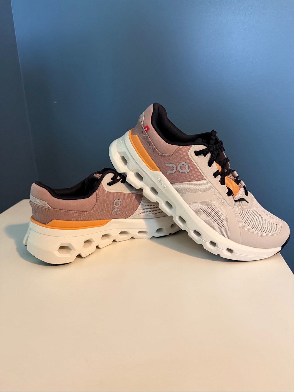 On Running Women's Cloudrunner 2 WIDE size 8